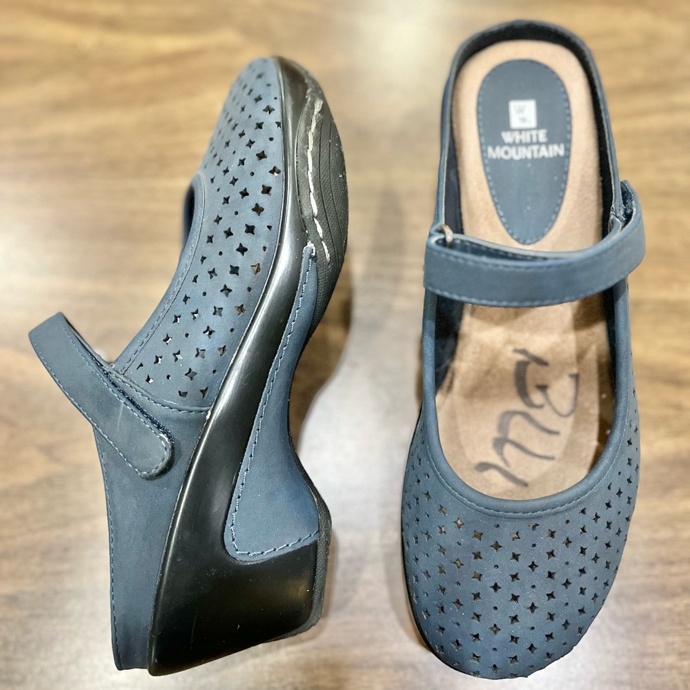 White Mountain Navy Star-Perforated Mary Jane Clogs